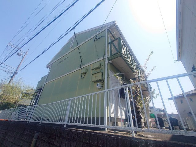 シャトル日比野の外観
