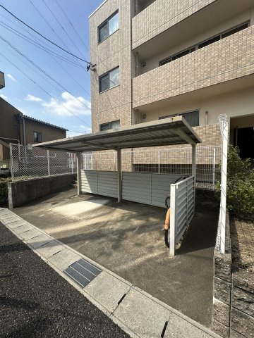 ベルキューブ豊栄の駐車場