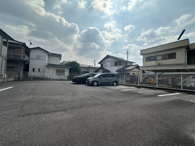 ベルキューブ豊栄の駐車場