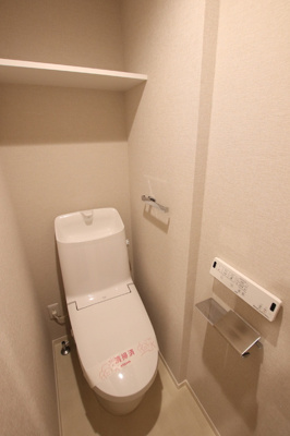温水洗浄便座機能付きのトイレ◎