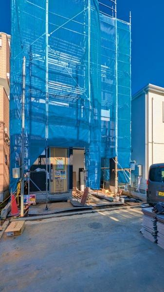 横浜市港北区鳥山町の新築一戸建の前面道路含む現地写真|同仕様物件のご案内をさせて頂きます。
お車でご自宅まで送迎承ります。