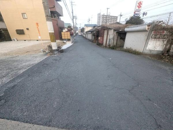 【前面道路含む現地写真】 | 現地含む前面道路、幅員約６．０ｍです。