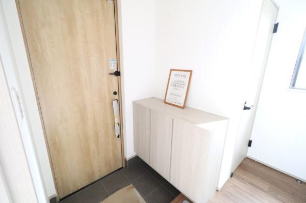 宮崎市村角３ーB　新築戸建の玄関|【玄関】
 豊富な収納力のシューズボックス完備！（同仕様写真）
