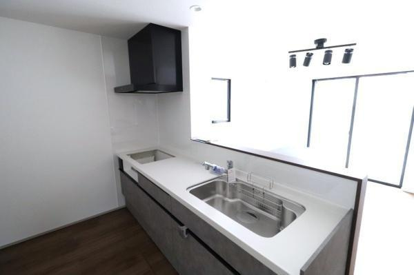 宮崎市村角３ーB　戸建のキッチン|【キッチン】
家事をしながらお子様も見守れる対面キッチンです！（同仕様写真）