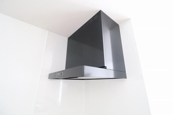 宮崎市村角３ーA　戸建のキッチン|【キッチン】
お掃除も楽ちんなレンジフード付きキッチン！（同仕様写真）