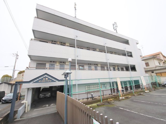 生駒イーストハイツの外観
