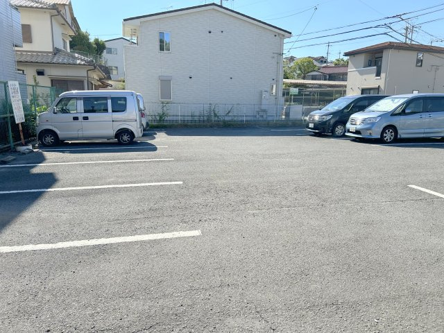 生駒イーストハイツの駐車場