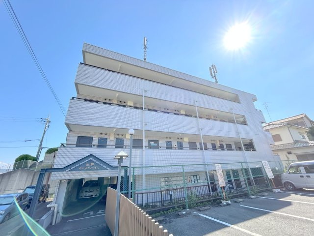 生駒イーストハイツの外観