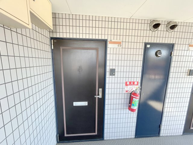 生駒イーストハイツの玄関