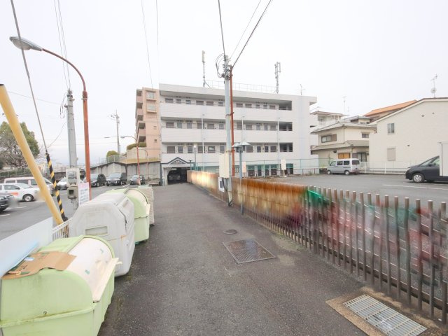 生駒イーストハイツの外観