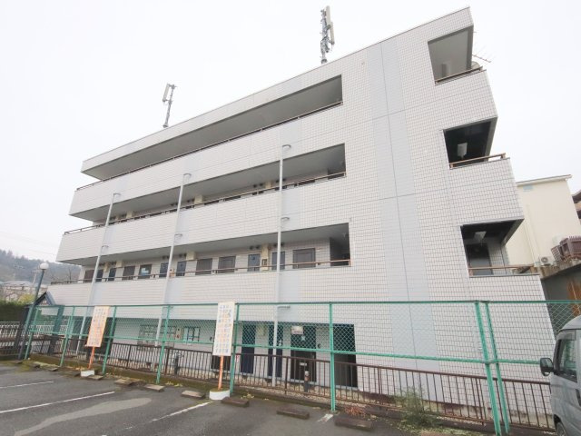 生駒イーストハイツの外観