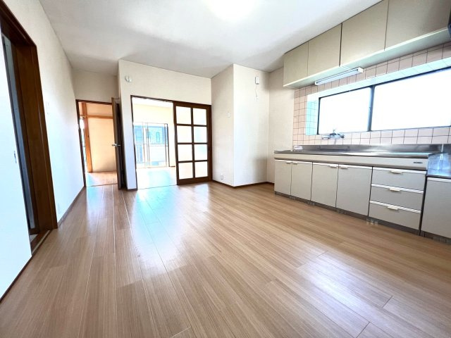 それいゆ一ツ橋壱番館の居間・リビング|こちらの居間で趣味の時間をお楽しみください