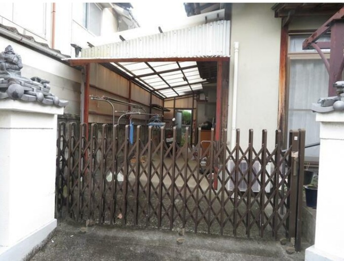 バス停「椿神社前」の駐車場