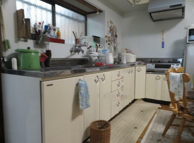 バス停「椿神社前」のキッチン