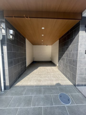 中野新町　中古一戸建ての駐車場|■物件内覧・資金計画相談・住宅ローン相談、リフォーム相談、お問合せ受付中■
※当日・翌日のご内覧、ご相談はお電話でのお問合せがスムーズです！