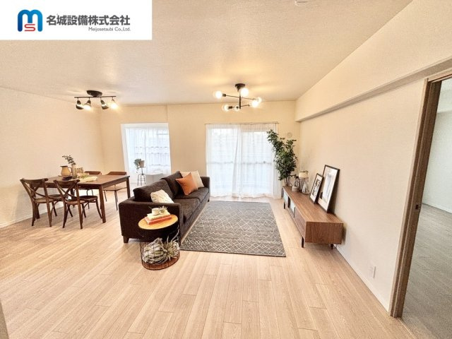【仲介手数料無料／熱田区】神宮東パークハイツ５号棟の居間・リビング