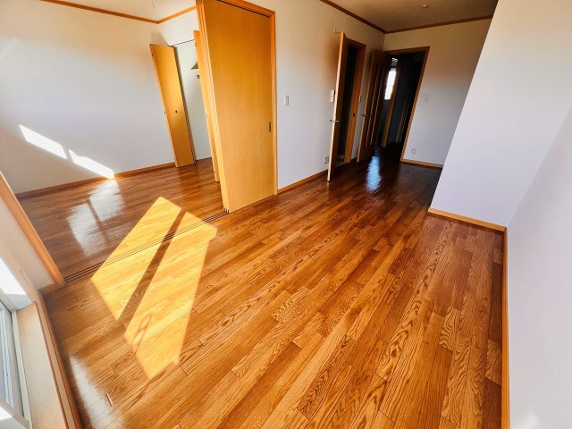 シャトープルミエールB棟の居間・リビング