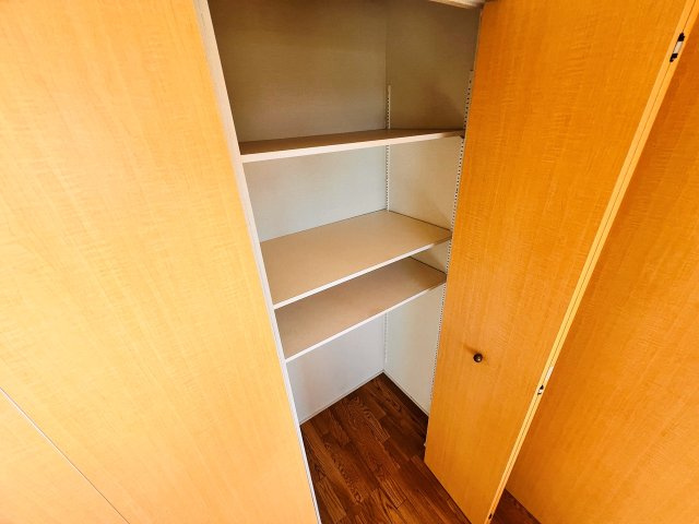 シャトープルミエールB棟の収納