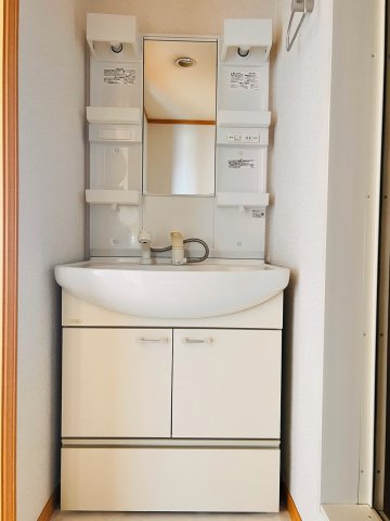 シャトープルミエールB棟の独立洗面台