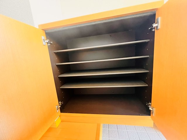 シャトープルミエールB棟の収納