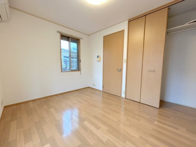 ルミエール祐天寺の寝室|★明るいフローリングの角部屋です★