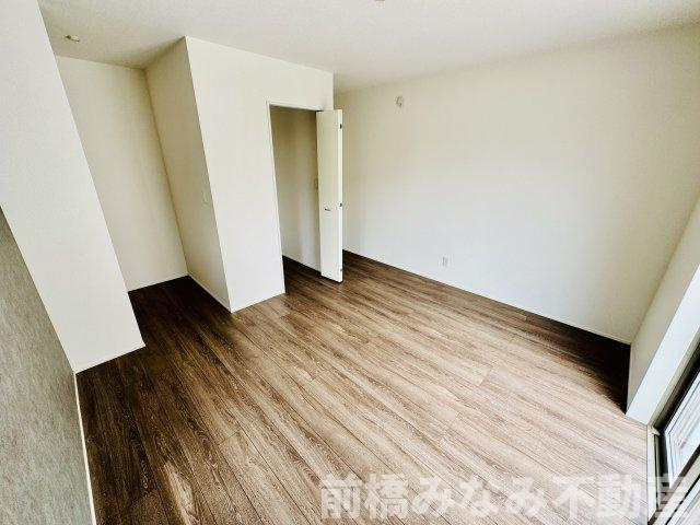 前橋市箱田町2期　３号棟(全３棟)　グラファーレ　新築建売分譲の洋室|落ち着いた色調の洋室です