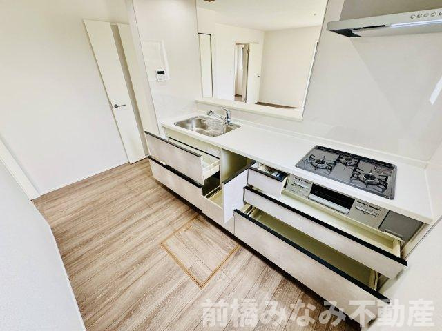 前橋市箱田町2期　３号棟(全３棟)　グラファーレ　新築建売分譲の居間・リビング|こちらのリビングで趣味の時間をお楽しみください