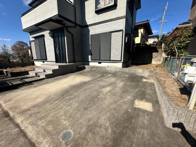 長尾家具町5丁目　中古一戸建ての駐車場|駐車2台可能
■物件内覧・資金計画相談・住宅ローン相談、リフォーム相談、お問合せ受付中■
※当日・翌日のご内覧、ご相談はお電話でのお問合せがスムーズです！