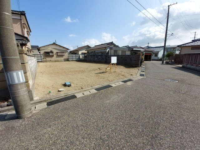 新潟市西区五十嵐中島二丁目　売地の外観|北西側から撮影
弊社管理看板が目印です(^^♪