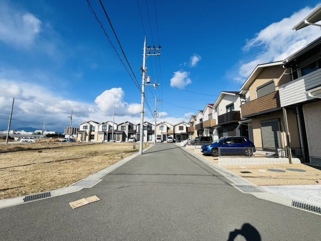 久我御旅町D号地　建築条件無土地の前面道路含む現地写真