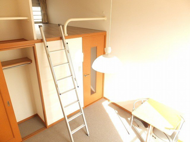 レオパレスプチステージの居間・リビング|ゆったりとしたリビングです