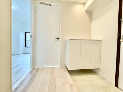 【玄関】 | ユニハイム千里丘1号棟 | エイブル売買事業部では、箕面市・豊中市・吹田市・池田市・茨木市・高槻市の北摂エリア全域で、物件のご紹介を致しております。北摂エリアにて購入物件をお探しの際は、当社までお問合せ下さいませ。