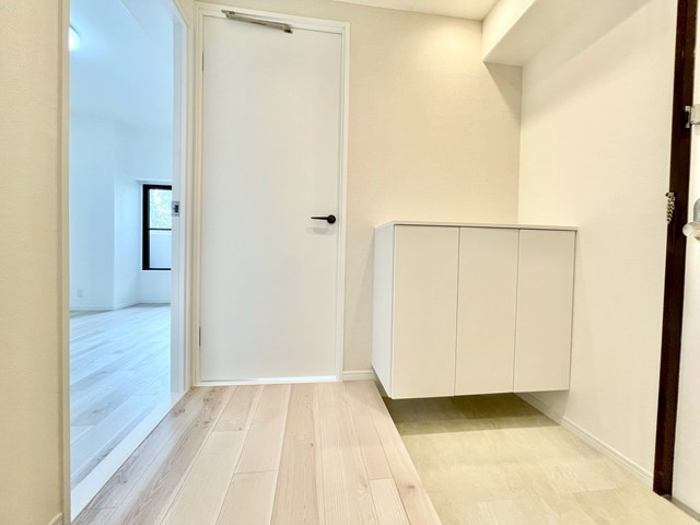 【玄関】 | ユニハイム千里丘1号棟 | エイブル売買事業部では、箕面市・豊中市・吹田市・池田市・茨木市・高槻市の北摂エリア全域で、物件のご紹介を致しております。北摂エリアにて購入物件をお探しの際は、当社までお問合せ下さいませ。