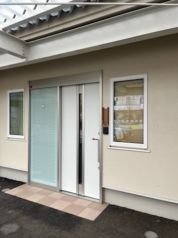 遠藤様店舗の玄関