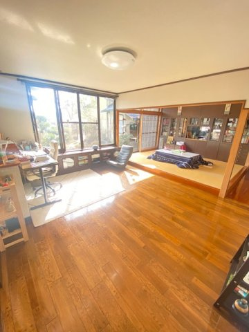 都城市美川町の中古一戸建の居間・リビング