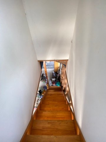 都城市美川町の中古一戸建のその他|階段