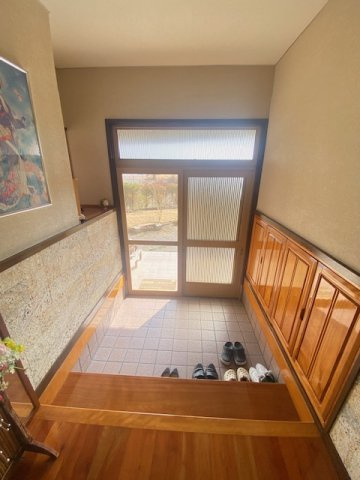 都城市美川町の中古一戸建の玄関