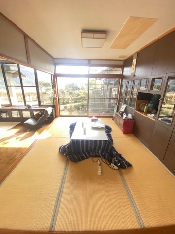 都城市美川町の中古一戸建の居間・リビング