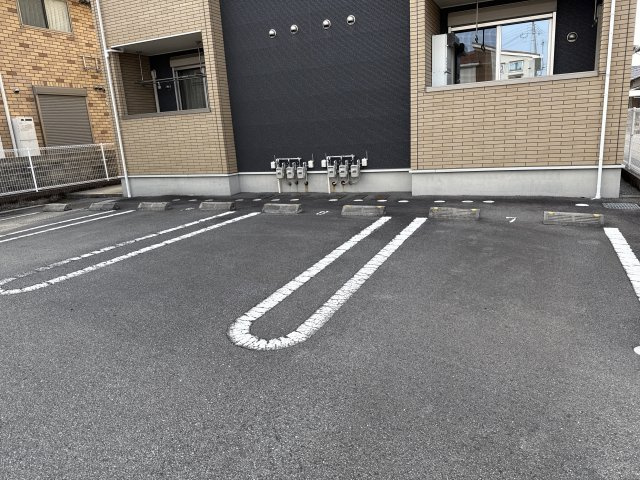 セシール　カツハラＢの駐車場