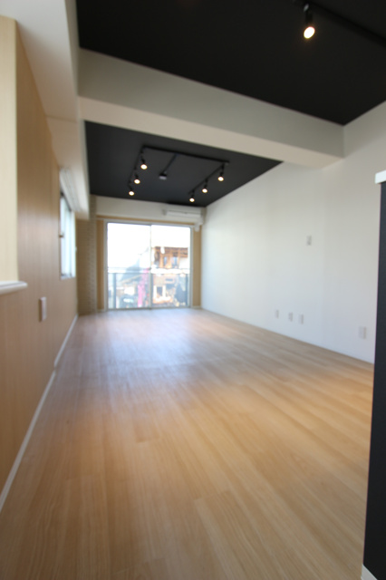 川崎市中原区下小田中２丁目の賃貸マンション