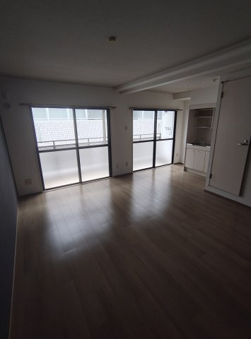 グランディア篠原弐番館の居間・リビング