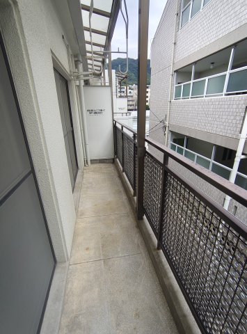 グランディア篠原弐番館のバルコニー