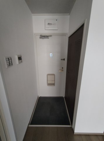 グランディア篠原弐番館の玄関