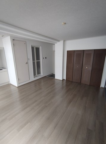 グランディア篠原弐番館の居間・リビング