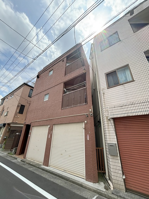 河野ビルのエントランス