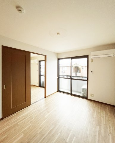 Ｓｔｒｅａｍ　Ｖｉｌｌａｇｅ　Ｂ棟の居間・リビング