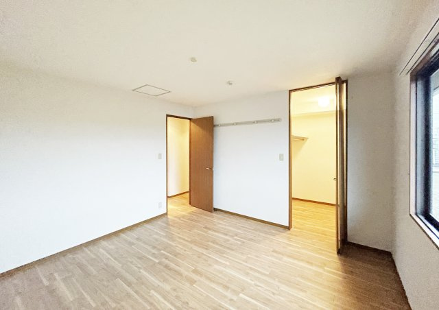 Ｓｔｒｅａｍ　Ｖｉｌｌａｇｅ　Ｂ棟の居間・リビング