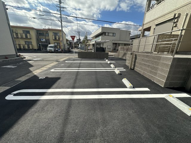 コンフォール水源の駐車場