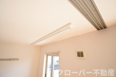 【居間・リビング】 | サンシャイン | 室内物干し