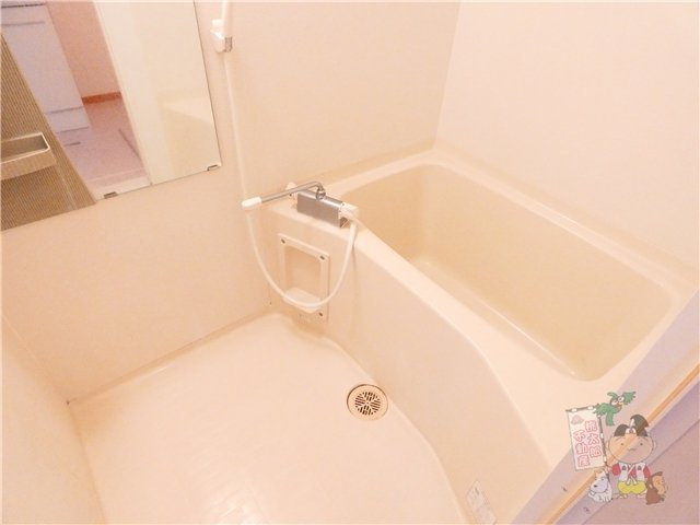 ドミトリー赤井の浴室